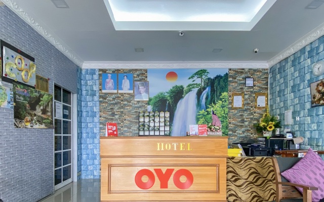 Super OYO 90039 Coop Hotel Kangar