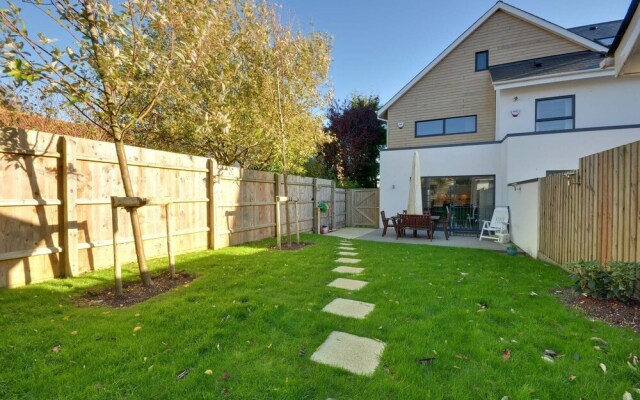 6 Sandbourne