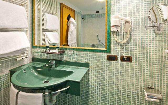 Hotel Mirage, Sure Hotel Collection by Best Western