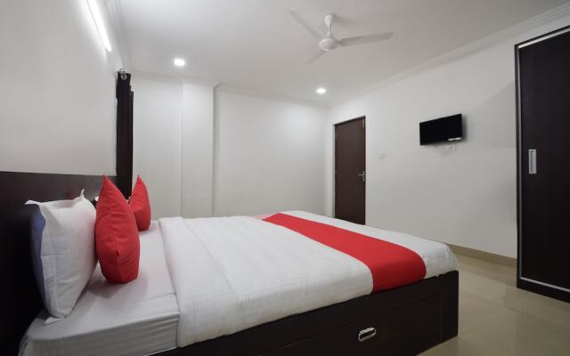 OYO 28143 Hotel Abhinam