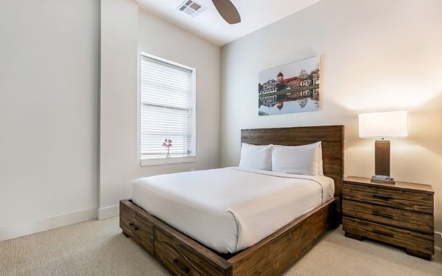 Luxury 2BR Penthouse California Building