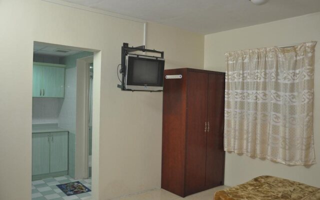 Al Buainain Apartments-Al Madrasah Hotel