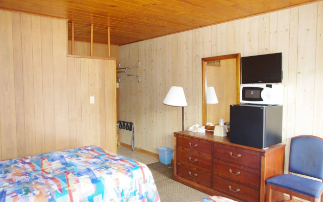 Love Hotels Western Holiday by OYO at Harlan Lake NE