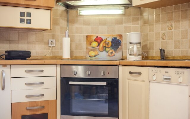 Cozy Family Home steps from the Beach