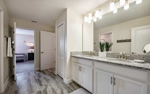 Furnished 8 Bed 5 Bath Villa