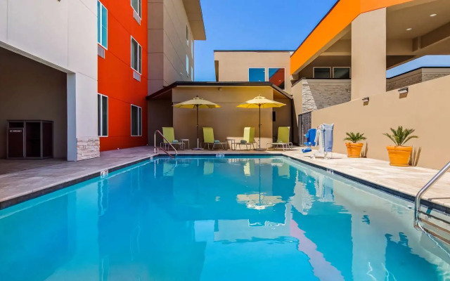 Holiday Inn Gonzales by IHG