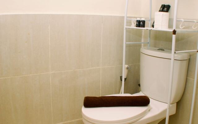 Homey And Nice 2Br At Meikarta Apartment