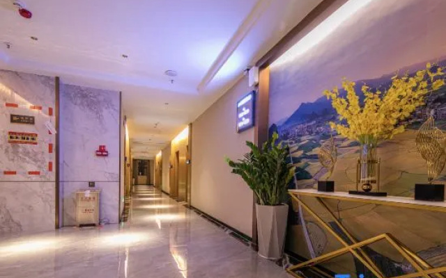 Yiman Hotel (Foshan West Railway Station Shadi Airport)