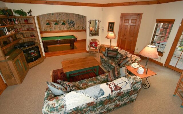 Townhome in Beaver Creek with Mountain View by RedAwning