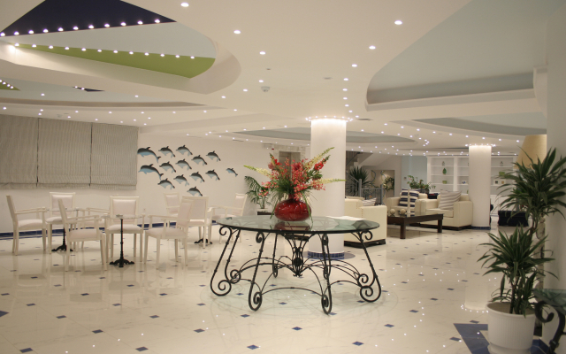 Gerakas Belvedere Hotel & Luxury Suites