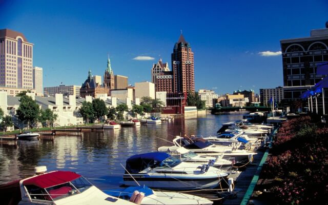 Saint Kate - The Arts Hotel