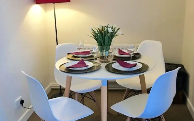 Netley Village Apartment