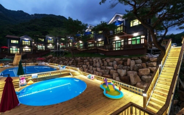 Jecheon the Pine Hill Pension