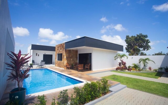 Exuberante Casa Carioca com Piscina e rea Gourmet