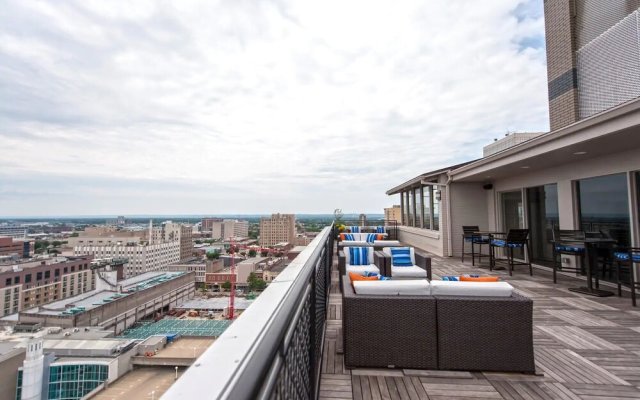 TWO Bold 1 BR CozySuites for your Louisville Getaway