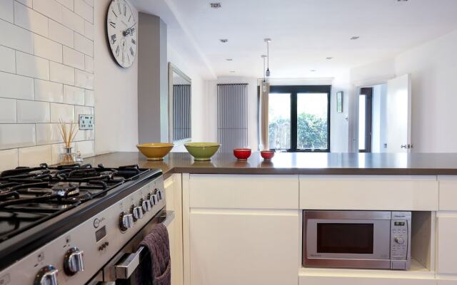 Converted Church Home with Parking, Sleeps 6