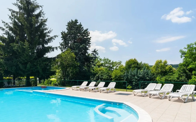 Modern Salo Flat With Pool