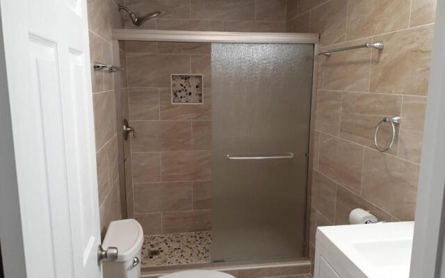 Atlantic Breeze Motel & Apartments