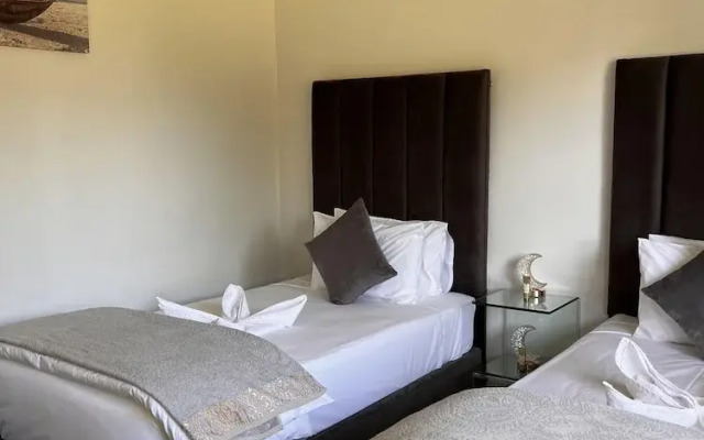 Victoria Falls Estate Villa - 2274