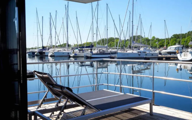 Houseboat in Boltenhagen