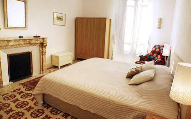 Maison Velvet