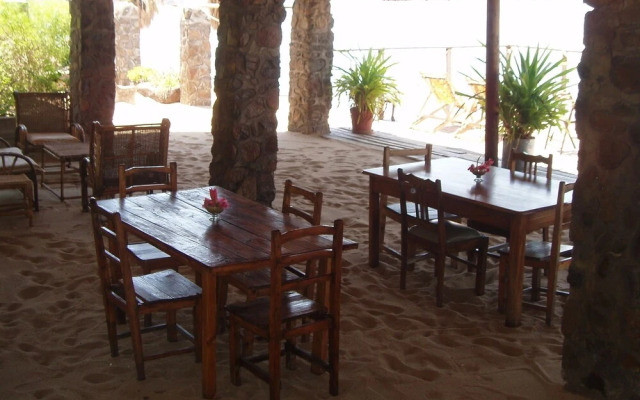 Nkhudzi Beach Lodge