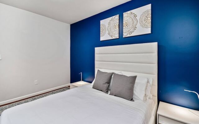 A Touch of Blue! Stylish 2BD Next to Reading Terminal Market