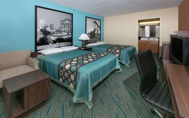 Super 8 by Wyndham Duncan