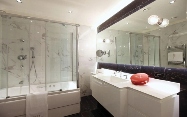 Pera Residence