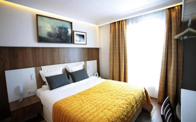 Eiffel Turenne Hotel