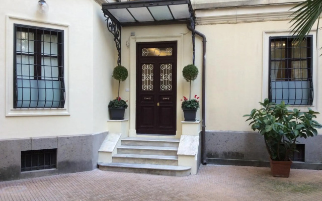 Little Rose Residence