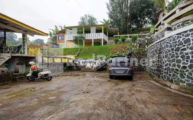 Villa Kampus Near Taman Safari Cisarua Puncak RedPartner