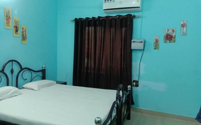 Room-janardan Homestay Lucknow