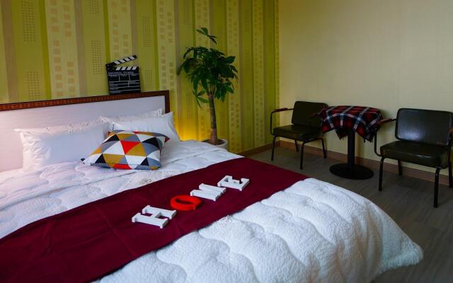 Jeonju hanokmaeul neoulgaji