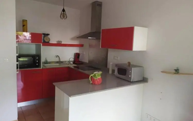 Charmant appartement en bord de mer avec piscine