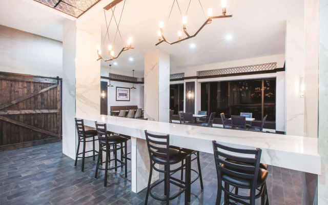 Holiday Inn Express Dallas Downtown by IHG