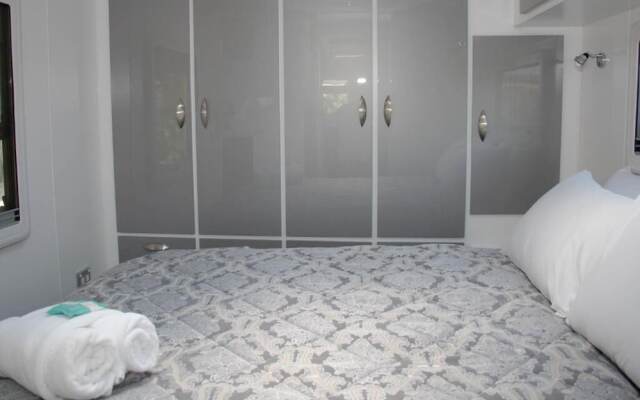 Longford Riverside Caravan Park