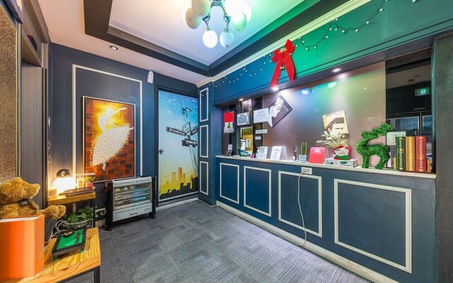 Manhattan Hotel