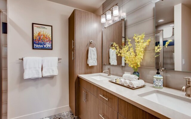 Elegant Townhome Near Old Town, Breweries and River!