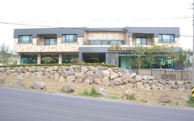 A Way To Gwaneumsa Temple