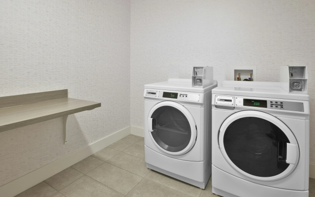 Hampton Inn & Suites Alliance
