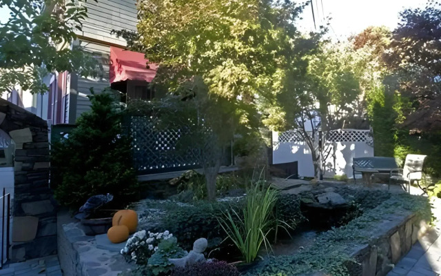 Town & Tide Inn