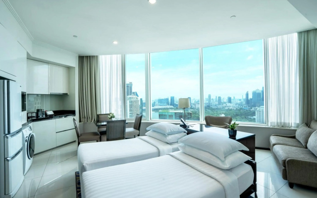 Grande Centre Point Hotel Terminal 21