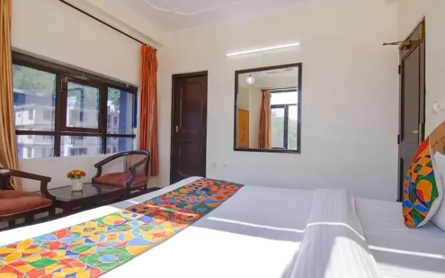 Fabhotel Baragarh Regency