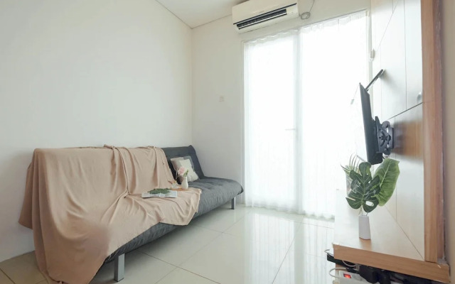 Good Location 2Br Apartment At Woodland Park Residence