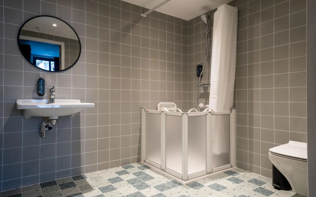 Beau M Paris Hostel
