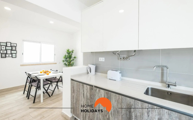 #074 Stunning Flat 3 min Oldtown, Peneco Beach