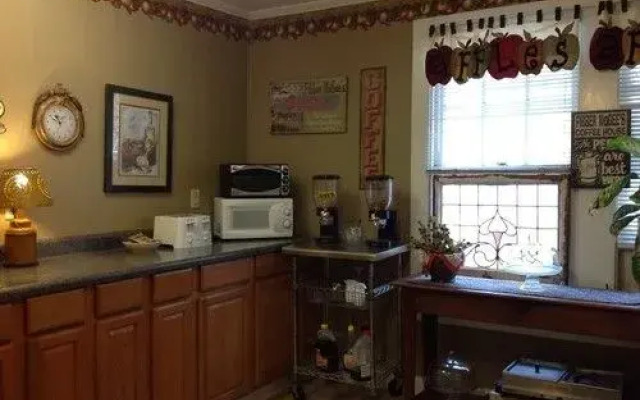 Broad River Inn