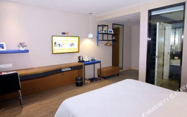 Yeste Hotel (Wuhan Optics Valley Sports College)