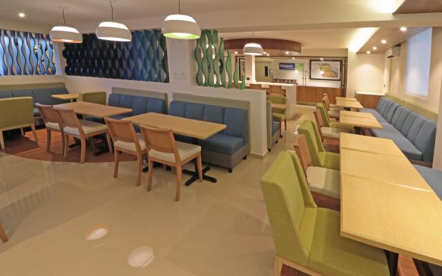 Holiday Inn Express Piedras Negras by IHG